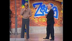 Teo Teocoli imita Adriano Celentano