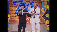 Silvano il mago di Milano e il suo assistente Lotar a Zelig Circus 2004