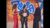 Claudio Batta finisce il cruciverba con Claudio Bisio e Vanessa Incontrada a Zelig Circus 2004