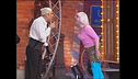 Il maestro Abelardo dedica una canzone a Crusca a Zelig Circus 2004