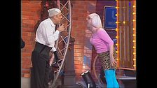 Il maestro Abelardo dedica una canzone a Crusca a Zelig Circus 2004