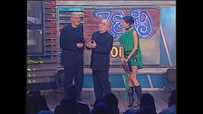 Paolo Cevoli e Claudio Bisio sono i co-conduttori della terza puntata di Zelig Off 2004