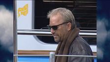 "Capitani Coraggiosi": lo scherzo a Kevin Costner