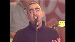 Elio e le storie tese re-interpretano brani pop italiani a Zelig Circus 2005