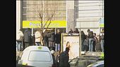 LUCCI: Immigrati in fila alla posta