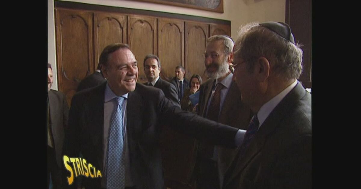 Triangolo Modanatura Esterna Classic Mercedes Classe A W168 Lato