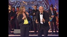 Vanessa Incontrada canta il mambo a Zelig 2007