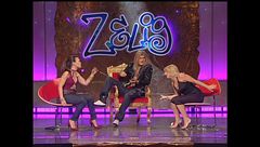Katiana & Valeriana si contendono Claudiano per la prima volta a Zelig 2007