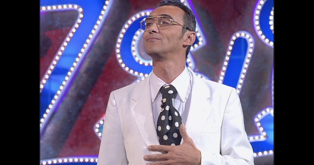 Zelig: Giuseppe Giacobazzi fa il suo esordio a Zelig 2007 Video ...