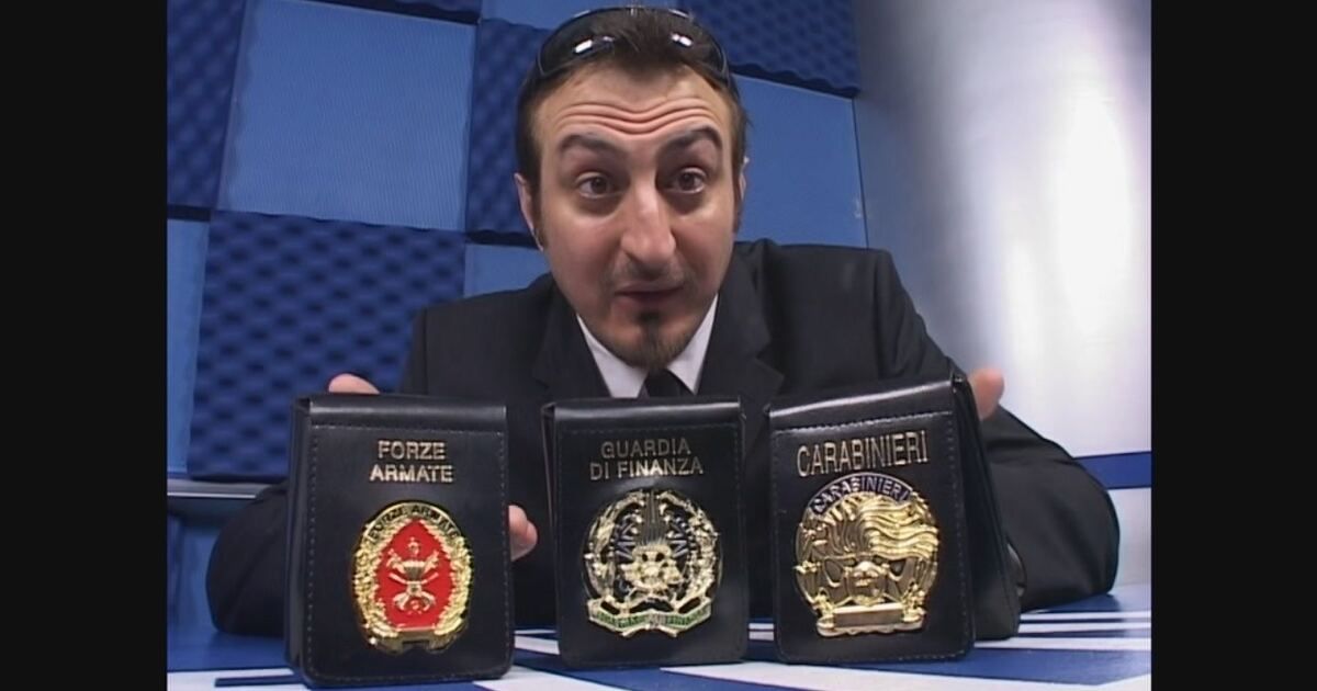 Le Iene: CASCIARI: Diventare poliziotto con un tesserino falso Video ...