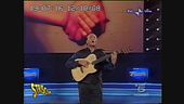 La chitarra distorta di Apicella
