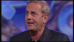 La crisi delle banche narrata da Enrico Bertolino a Zelig 2008