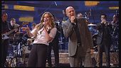 Claudio Bisio e Vanessa Incontrada in un medley di canzoni di Enzo Jannacci