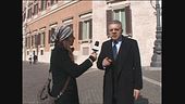 NOBILE: Politici e il lancio della scarpa