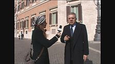 NOBILE: Politici e il lancio della scarpa