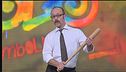 Il signor Verduci con la sua mazza da baseball a Zelig 2012
