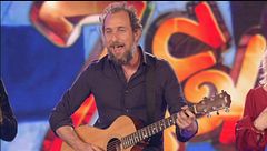 Andrea Di Marco rivisita i brani pop americani a Zelig 1