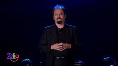 Fabio De Luigi è Carlo Lucarelli a Zelig 2014