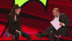 Dario Vergassola intervista Bianca Balti a Zelig 2014