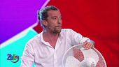 Il tassista Maurizio Lastrico con Cristiana Capotondi a Zelig 2014