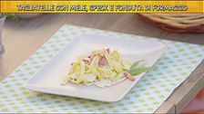 Tagliatelle con mele, speck e fonduta