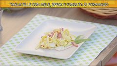 Tagliatelle con mele, speck e fonduta