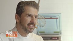 Lo chef Andrea Berton