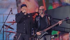 Max Pezzali e Saturnino: "Le canzoni alla radio"