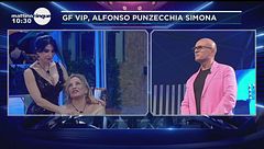 GF VIP, il pungente Signorini