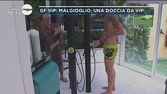 GF: Malgioglio, una doccia da vip