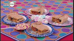 Focaccia ripiena di pomodori e olive