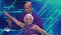 La nonna che balla ha conquistato tutti