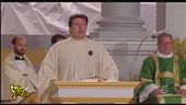 Matteo Renzi nelle vesti di un diacono corista