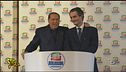 Chi è la silente spalla di Silvio Berlusconi?