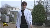 Divise ospedaliere indossate in strada