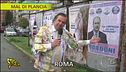 Roma, manifesti elettorali abbandonati