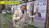 Roma, manifesti elettorali abbandonati