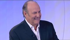 Gerry Scotti entra...