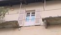 Crolla il balcone, muore la colf