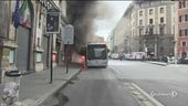 Autobus in fiamme, panico a Roma