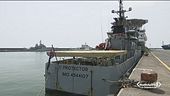 Ancora ferme le due navi a largo di Pozzallo