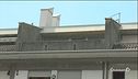 Spara dal balcone, immigrato ferito