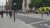 Auto contro il Parlamento, paura a Londra