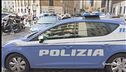Gettato tra i rifiuti…per noia