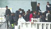 "Dalla Diciotti non scende nessuno"