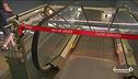 Cade dalle scale die metrò e muore