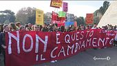 In piazza contro il governo