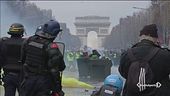Guerriglia sugli Champs Elysées