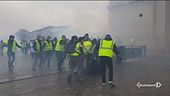 La protesta che incendia Parigi