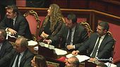 Opposizioni e sindacati all'attacco